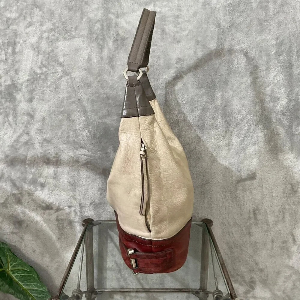 B. Makowsky Women’s Two tone  Leather Hobo Purse Shoulder Bag multiple Zippers.